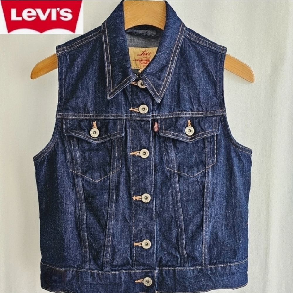 Levi's Premium Point Collar Sleeveless Denim Vest - Picture 2 of 16